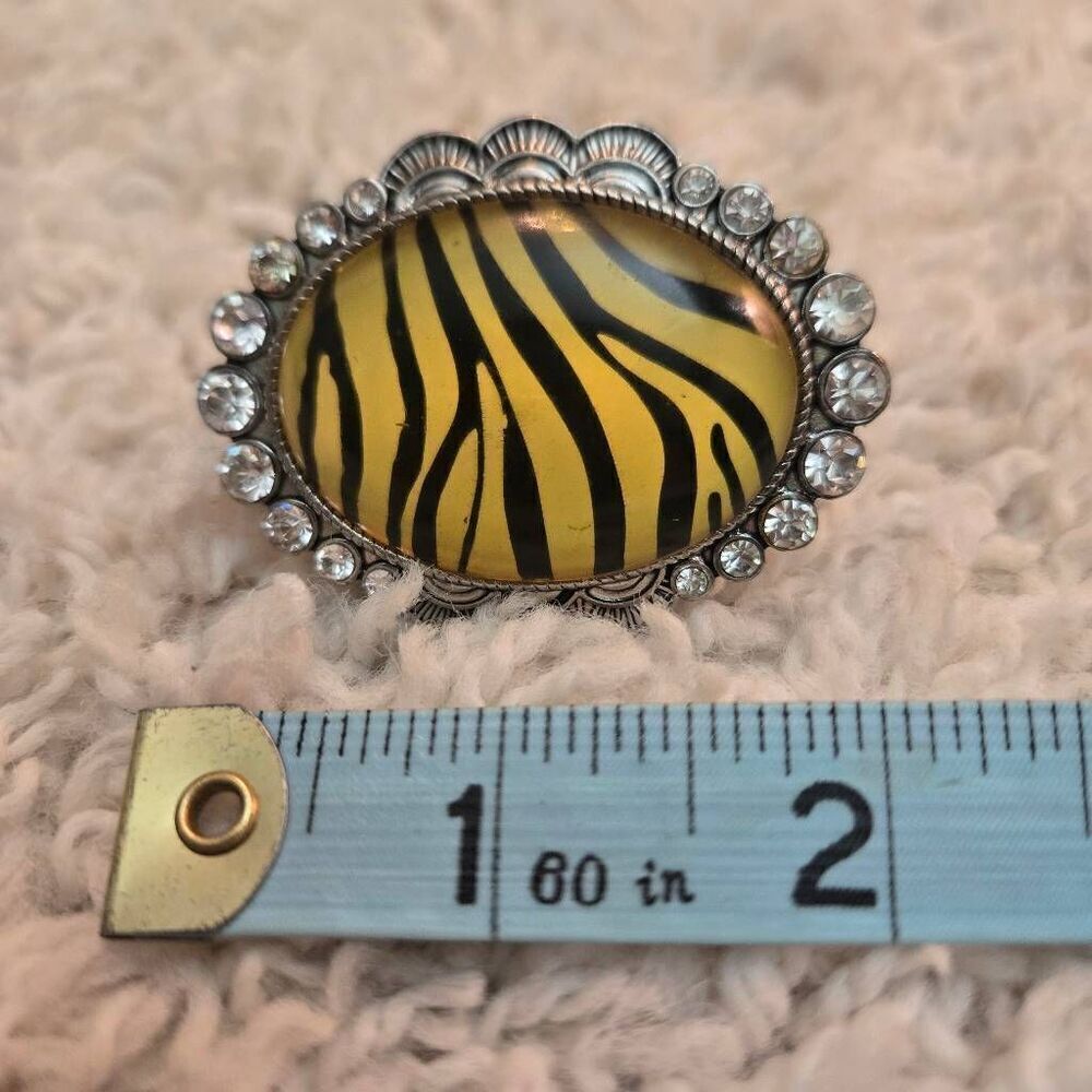NWOT Zebra Rhinestone Stretch Ring - Picture 6 of 7